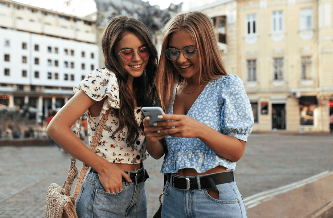 International eSIM Plans Explained: How to Stay Online Worldwide