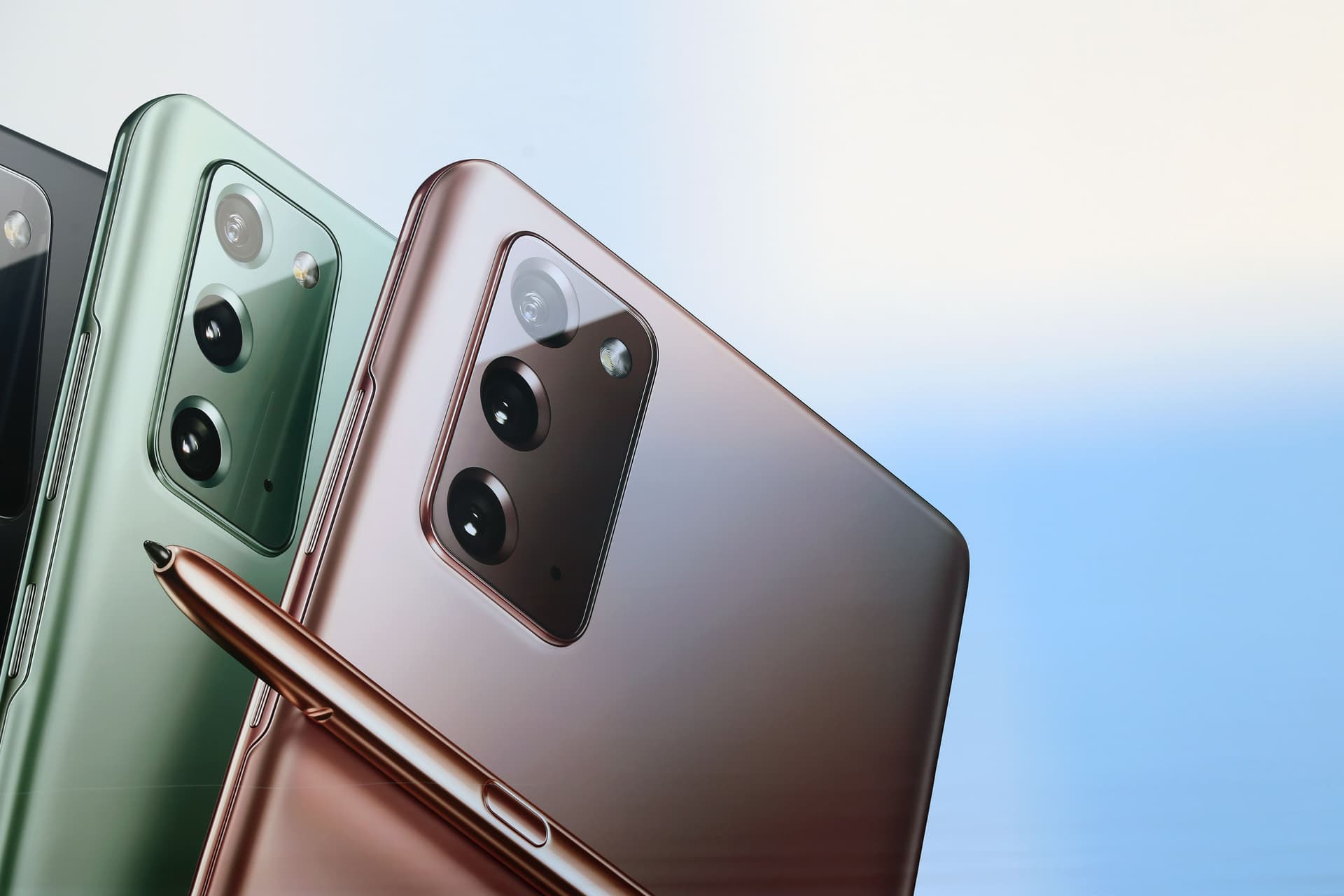 eSIM Compatible Phones 2025: Complete Compatibility Guide | KnowRoaming